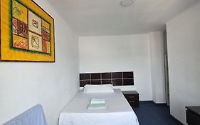 Habitacion Privada Centro Malaga Cerca Tren Maria Zambrano Y Playa Muy Buena Conexion Wifi