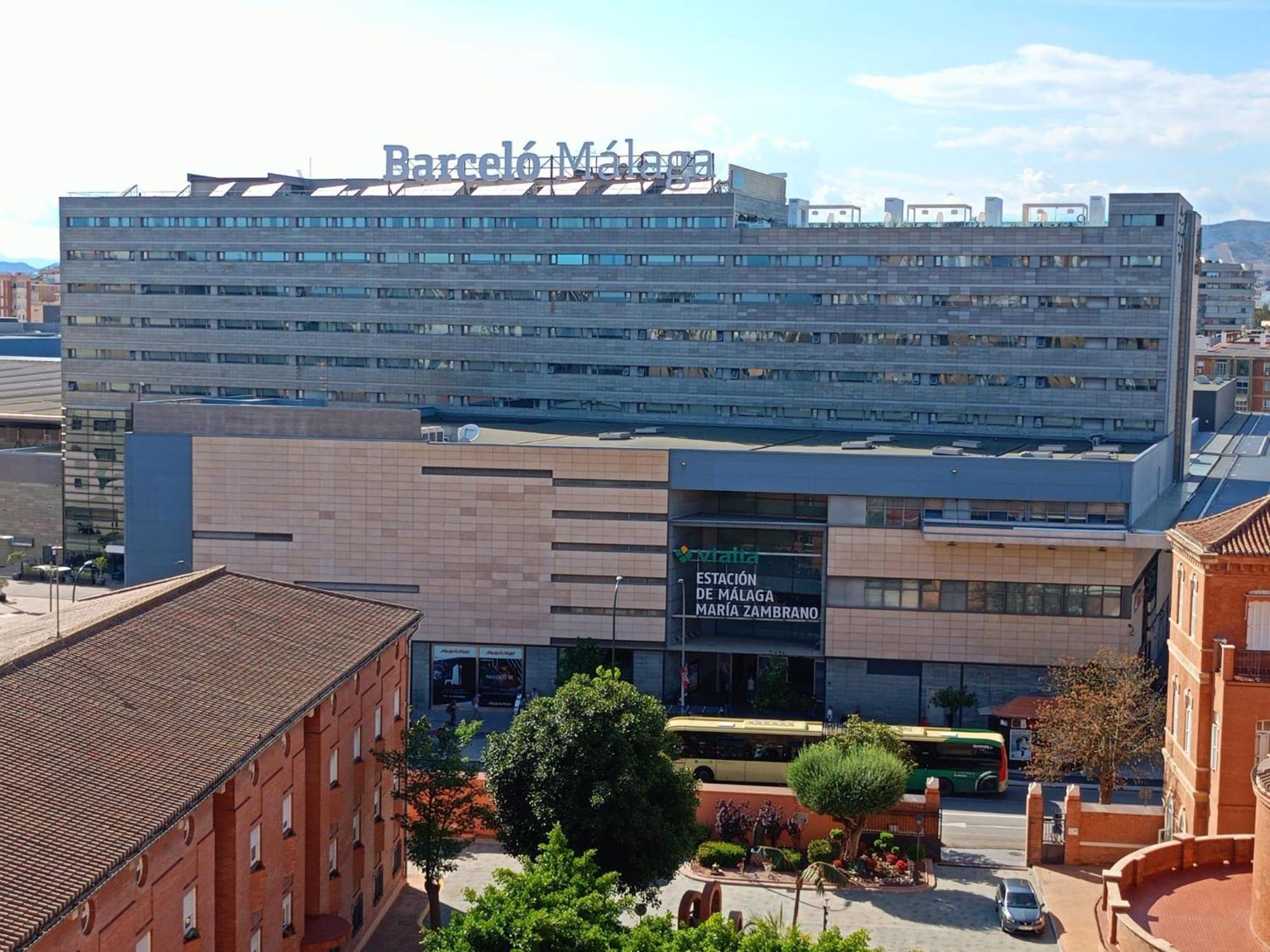 Habitacion Privada Centro Malaga Cerca Tren Maria Zambrano Y Playa Muy Buena Conexion Wifi Exterior foto